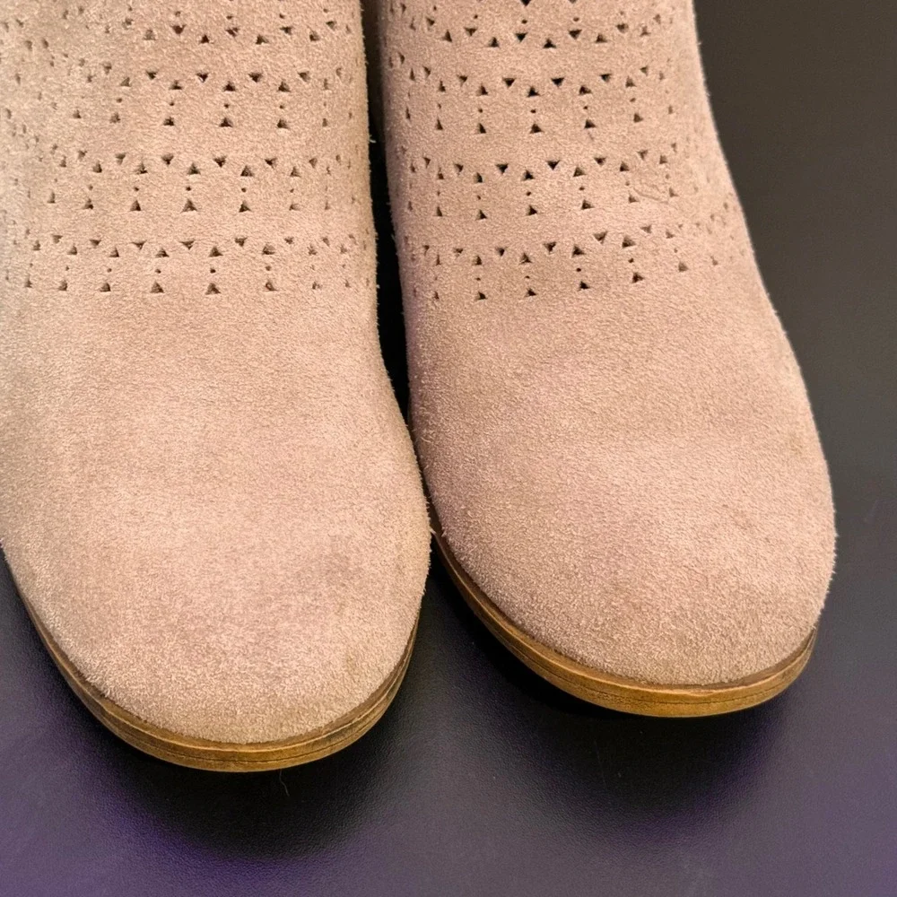 Toms deia suede
